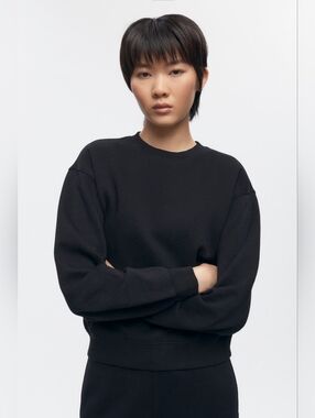 Kotn Essential Sweatshirt In Black